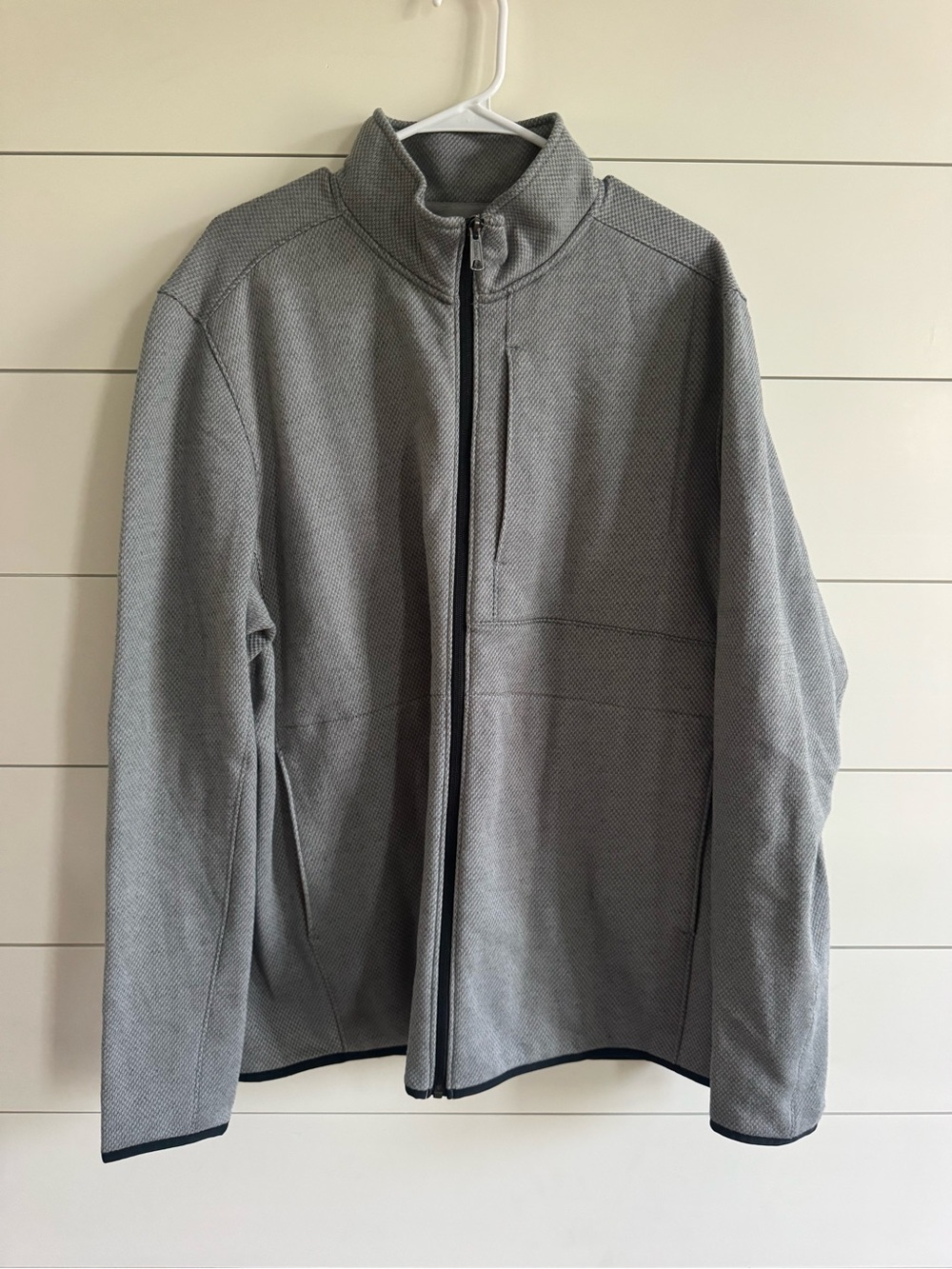 Duluth Men's Gray Full-Zip Jacket